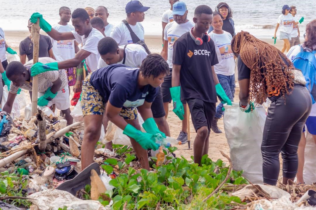 Read more about the article EU & Partners tackle plastic pollution in 7th edition of Beach Clean-Up Day