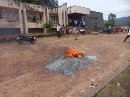 Read more about the article Court in Kenema Destroys Illegal Substance