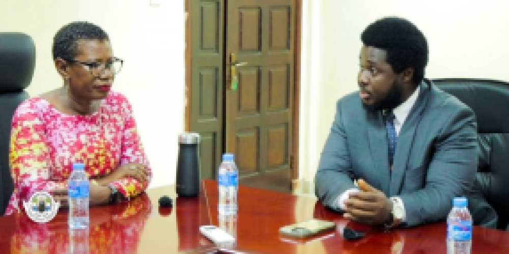 ACC Hands Over NLe 1 million Recovered From Corruption to Freetown City Council