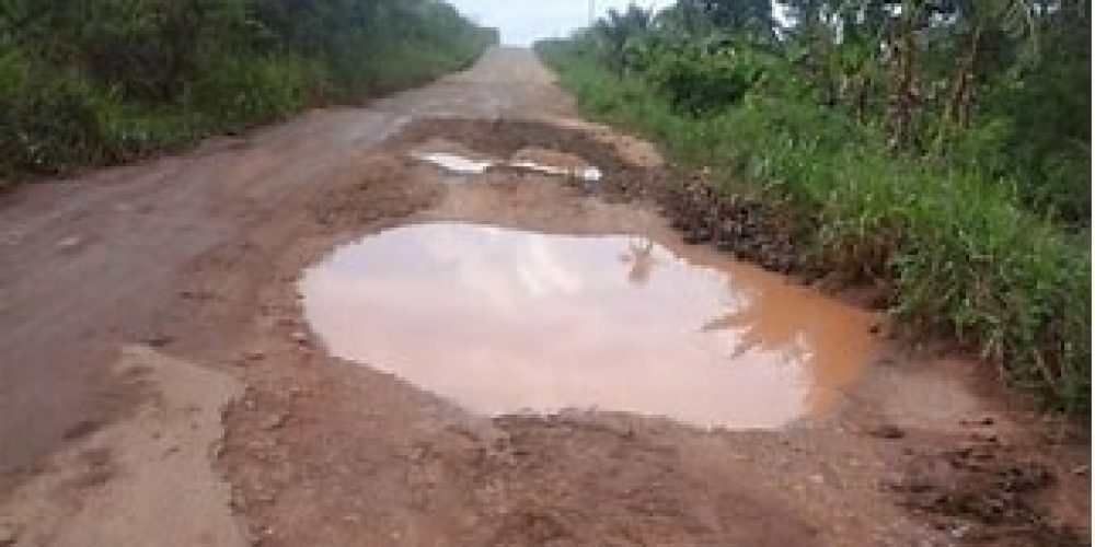 Deplorable feeder road in lungi