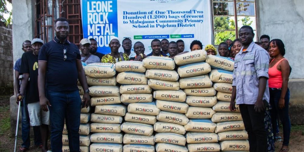 Leone Rock Donates Bags