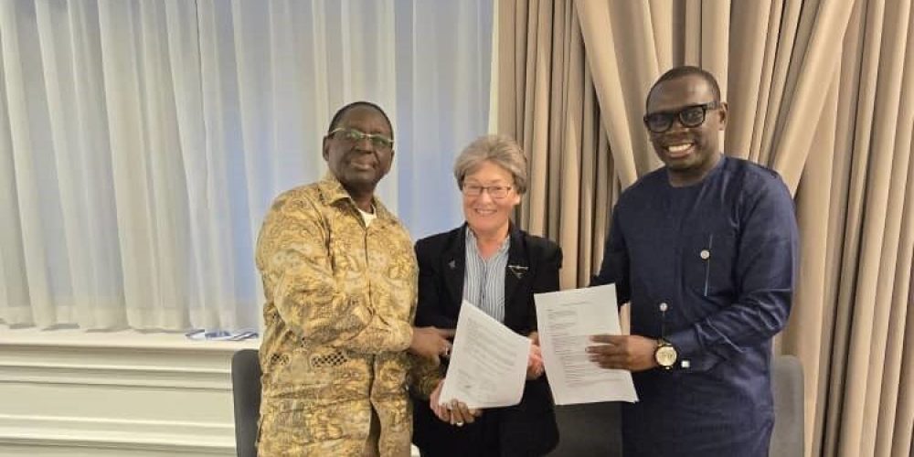 PSRU PSC Sign with PAI in Londow