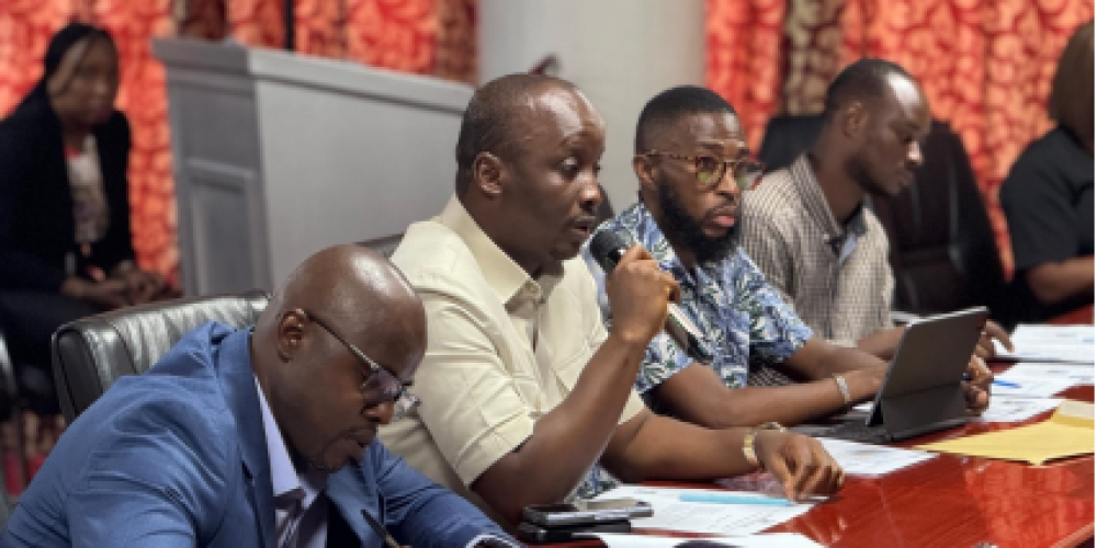 Parliament Backs Gento