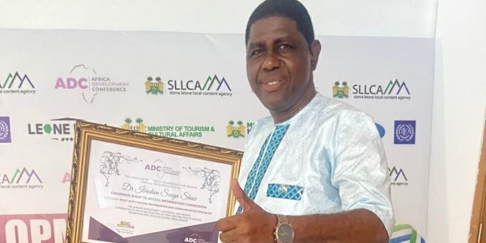 RAIC BOSS Receive Award